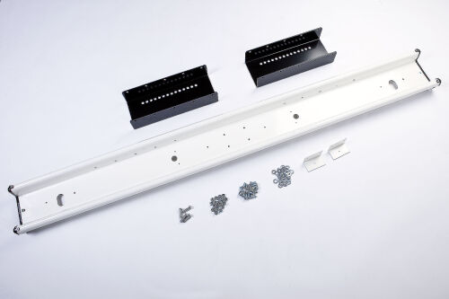 Nárazník zadní 2400mm x 3,0 s krytkami a profily